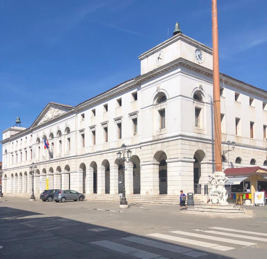 Family House Di Genny E Nicola Small Suite Chioggia Exterior foto